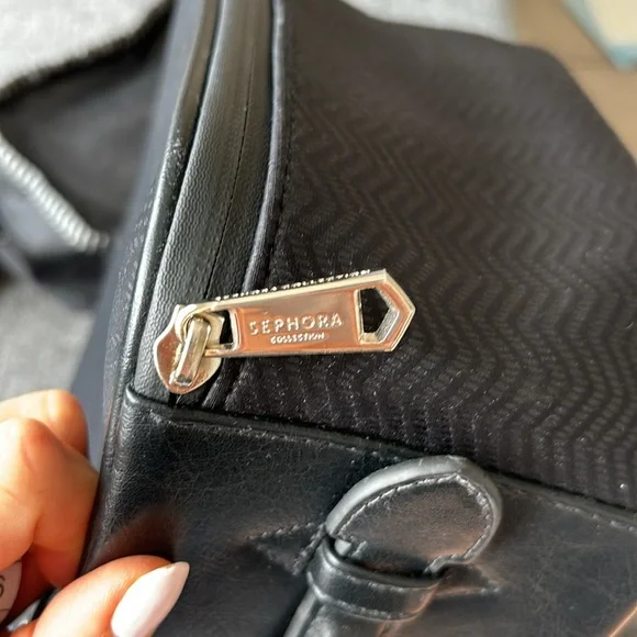 Sephora Collection make up case. - Picture 9 of 17